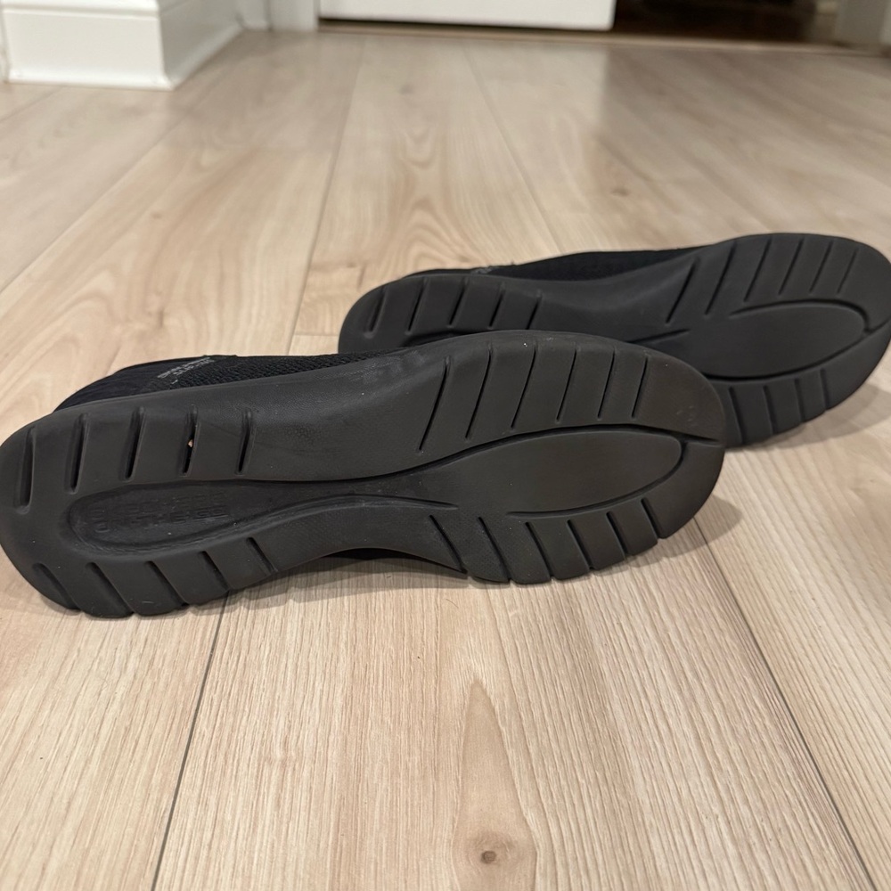 Sketchers Black Women's Slip-On Shoes Size 9 - Picture 4 of 4